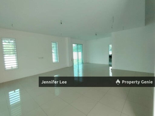 KLEBANG, IPOH FREEHOLD UNOCCUPIED DOUBLE STOREY TERRACE CORNER UNIT WITH HUGE SIDE LAND