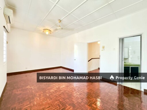 RENOVATED & FRESHLY PAINTED, Double Storey USJ 9 Subang Jaya .