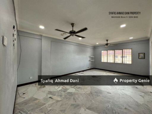 Kenaria Condominium Kajang Facing Pool with Carpark