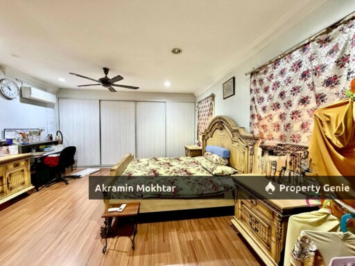 Freehold & Renovated | Setingkat Setengah Bungalow Jalan Tasik Biru Sungai Buloh