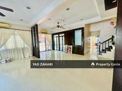 Bukit Jelutong, Shah Alam | 2-Storey Terrace 5 Bedrooms | RM1.4M - Freehold, Non Bumi & With Loteng
