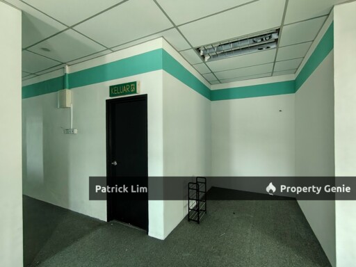 With 6 Rooms Partition, Ayer Keroh First Floor Office For Rent