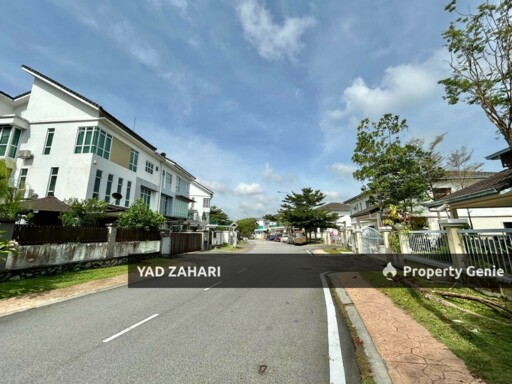 Saujana Villa, Taman Prima Saujana, Kajang | 2.5 Storey Bungalow 5 Bedrooms | RM1.75M - Gated and Guarded, Freehold, Spacious Hall & Built Up