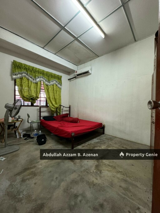 BERHAMPIRAN SEKOLAH TAMAN RIA JAYA