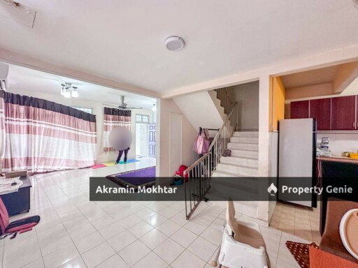 End Lot & Renovated | 2 Storey Terrace Taman Mawar 2, Bandar Baru Salak Tinggi.