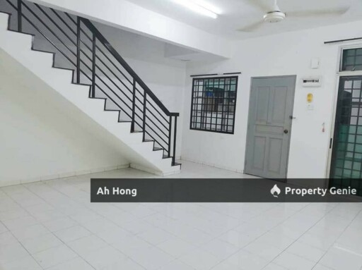 Bukit Indah / Double Storey / 4bedroom / Partially Furnished