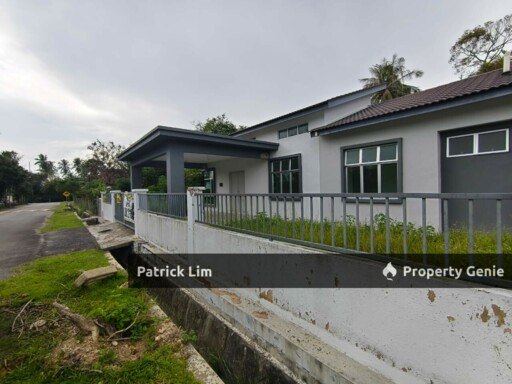 Taman Ganun Setia, Alor Gajah - Single Storey Semi-D For Sale