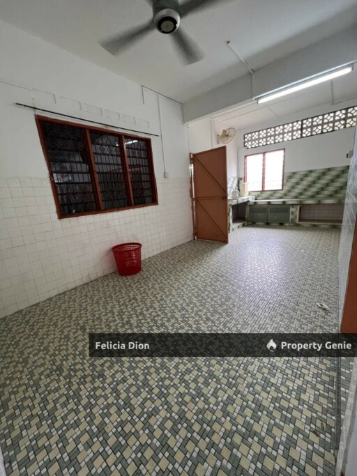 Kampung Lapan Double Storey Corner Lot FREEHOLD for Sale🏡 BELOW VALUE