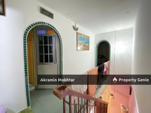 Fully Renovated | Double Storey Semi- D  Jalan Siakap Seksyen 17 Shah Alam .