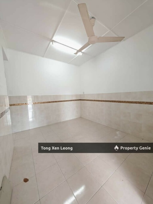 1 Storey For Sale @ Bukit Beruang !! Facing Padang Unit Below Value !!