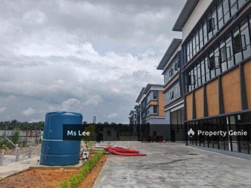 Corner Detached Factory with Office-Jenjarom Industrial Park