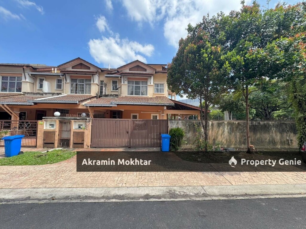 Double Storey Terrace Corner Lot Jalan Plumbum, Seksyen 7, Shah Alam .