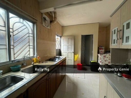 Double Sty House Partly Furnished At Bukit Tinggi 1 Klang For Rent