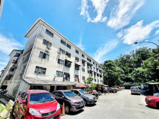 Flat Desa Baiduri