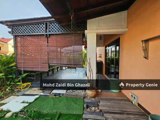 Below Market Renovated  2.5 Storey Terrace Presint 8