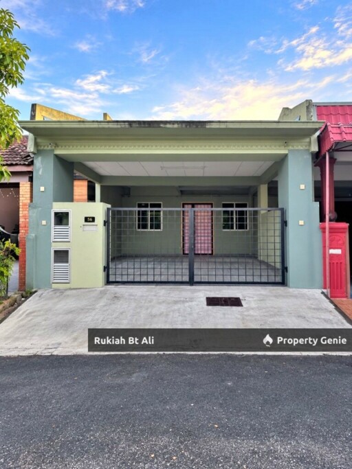 Teres 1.5 Tingkat in Rasah Jaya, Freehold 1600 sqft