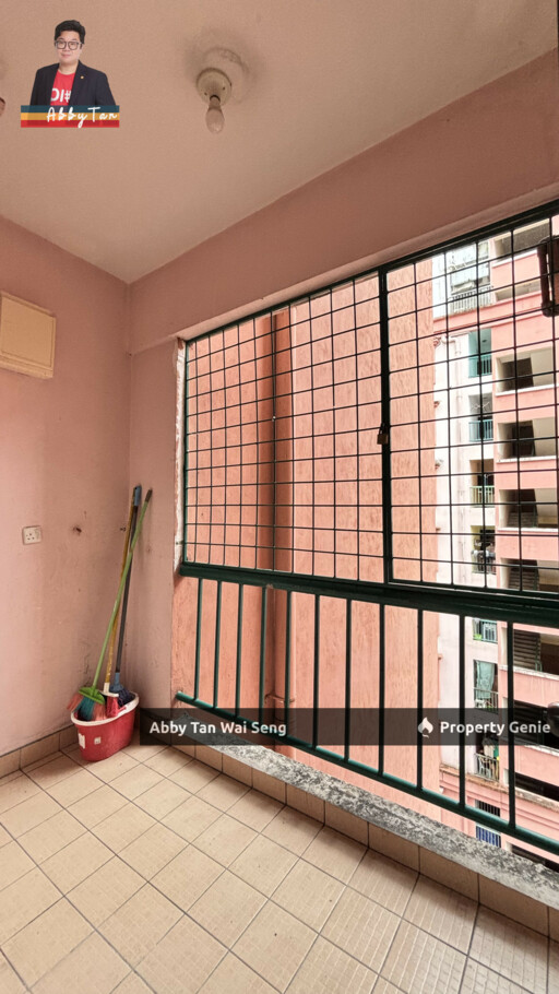 Marina Court | City Centre | Top Floor | 90% Furnished