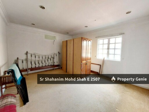 DOUBLE STOREY HOUSE AT TAMAN ALAM MEGAH SEKSYEN 27 SHAH ALAM  END LOT UNIT, RARE UNIT WITH BIG SIZE