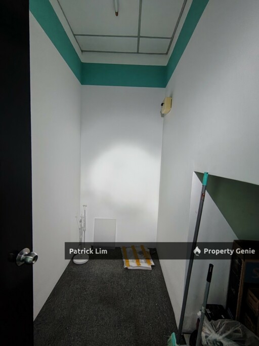 With 6 Rooms Partition, Ayer Keroh First Floor Office For Rent