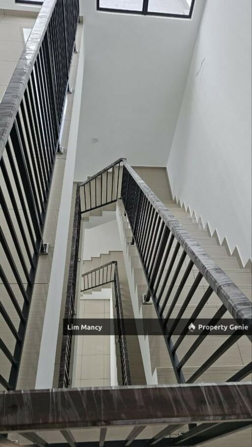 Horizon Hills @Kingswood Three Storey Cluster Corner