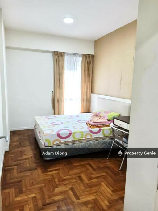 Molek Pine 1 Taman Molek Apartment