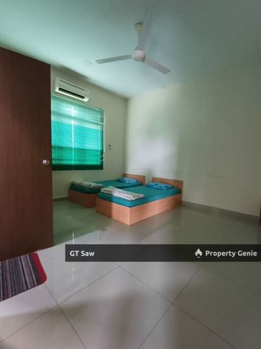 Semenyih 16 Room 3 Storey Bungalow For Rent