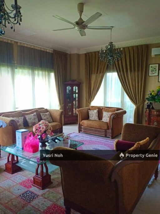 CORNER LOT BUNGALOW @ LAMAN SERI SEKSYEN 13 SHAH ALAM