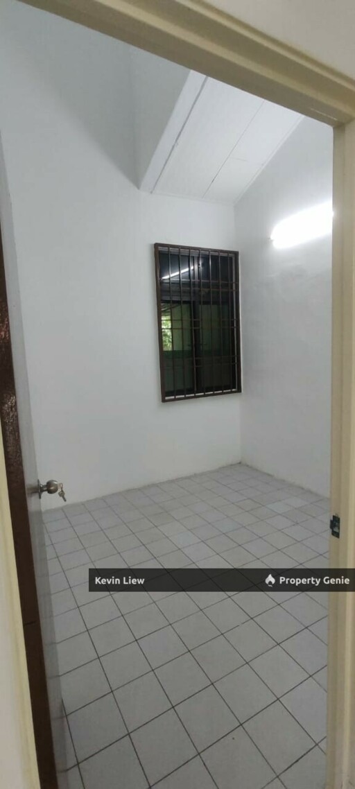 Desa Cemerlang Terrace House