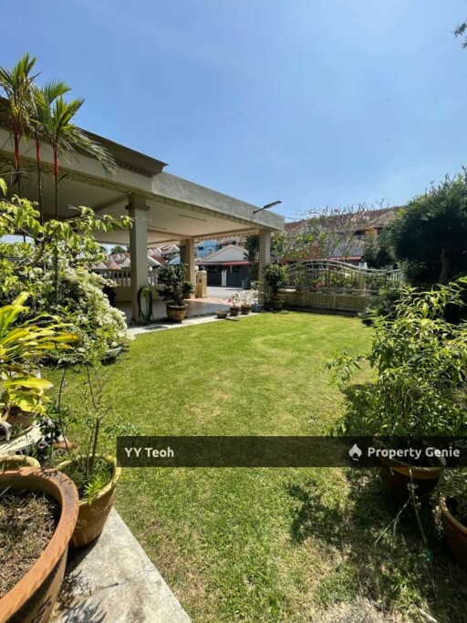 CORNER Cheng Perdana Double Storey Semi-D