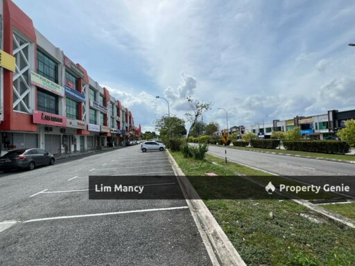 Bandar Uda Utama Three Storey Shoplot Facing Main Road