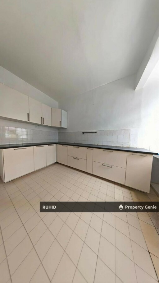 Puteri Wangsa Double Storey Terrace Freehold 4R3B Renovated