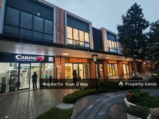 Gardens Square Coner Shop For Rent