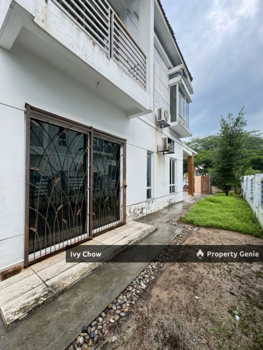 Taman Seri Austin Cluster house for rent