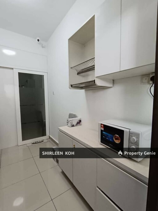 Female Room Renting at Suriamas Suites  @ Larkin JB Town
