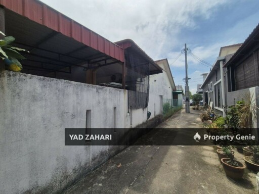 Jalan Kebun, Shah Alam | 1-Storey Terrace 4 Bedrooms | RM410K - Renovated and Nearby School