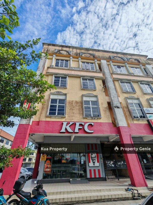 Matang Jaya 1st Floor Shophouse / Apartment For Sale  Located at Matang Jaya