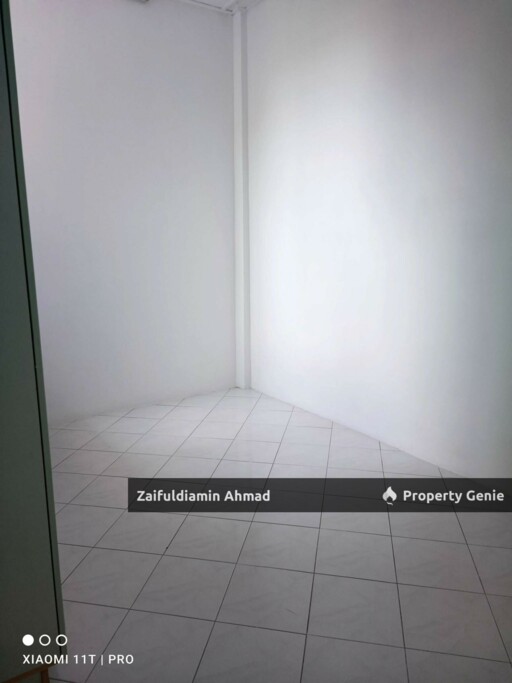 Convenient Living: Pangsapuri Putra Indah Near MRT & Amenities