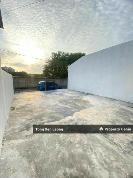1 Storey @ Saujana Indah Bukit Katil !! Fully Renovated Unit !!
