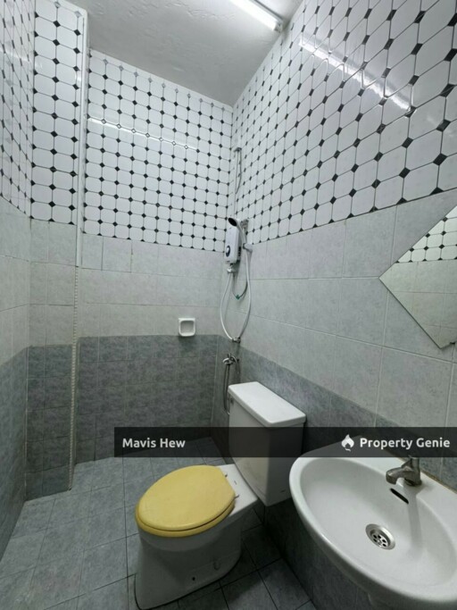 For Rent, Taman Rinting @JALAN BERINGIN 1X, 1.5-Storey, Partial Furnished
