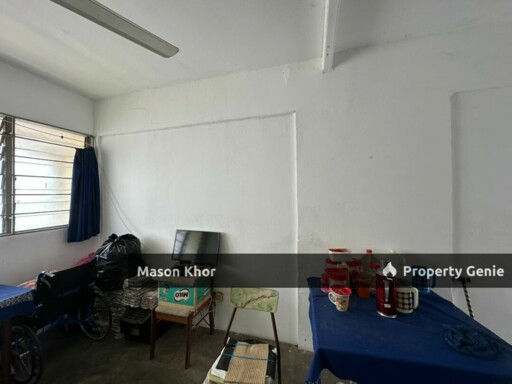 TAMAN BENDERA FLAT 500sf ORIGINAL HIGH FLOOR RELAU