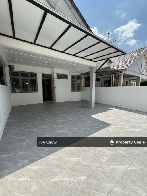 Taman Molek Single Storey Near Shop