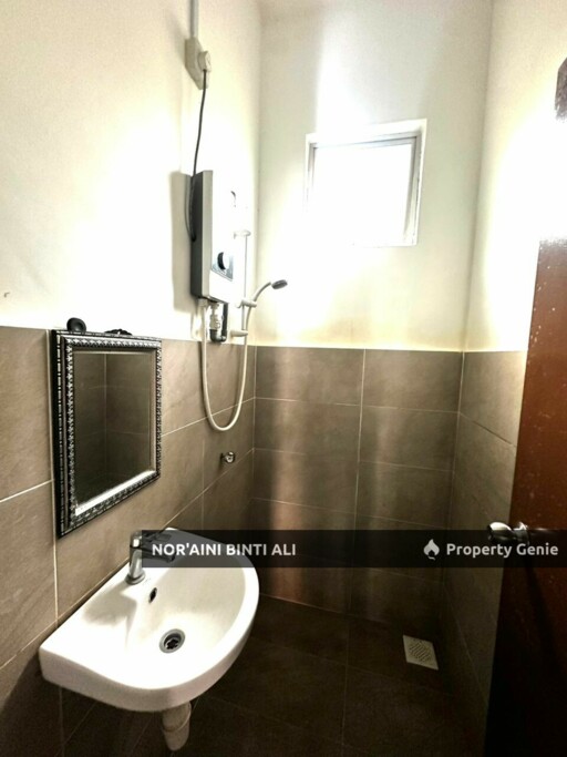 *2 UNIT FULLY FURNISED SEMI D SETINGKAT TAMAN SEPAT JAYA SG SOI KUANTAN*