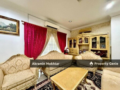 Freehold & Renovated | Setingkat Setengah Bungalow Jalan Tasik Biru Sungai Buloh