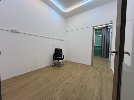 Bandar Uda Utama 2nd Floor Office For Rent
