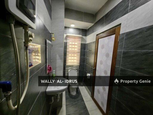 2.5 Storey Terrace House Corner Lot, Spacious Land, Gated and Guarded