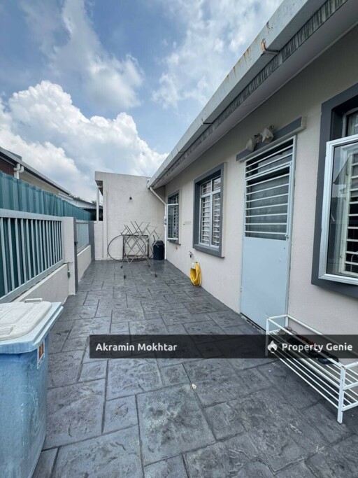 RENOVATED & PARTIALLY FURNISHED | Single Storey Semi-detached @ Taman Bentara, Telok Panglima Garang