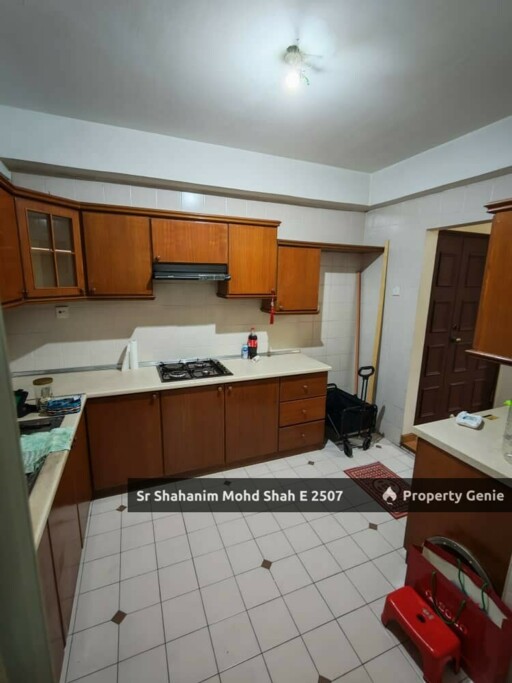 CONDOMINIUM HOUSE FOR SALE - JASMINE TOWERS, PETALING JAYA, SELANGOR