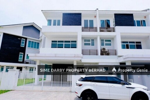 Lagenda Waterfront Homes
