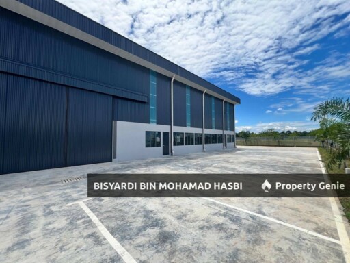 SEMI DETACHED FACTORY WAREHOUSE @ CIPTA 3 BANDAR SERENIA SEPANG .