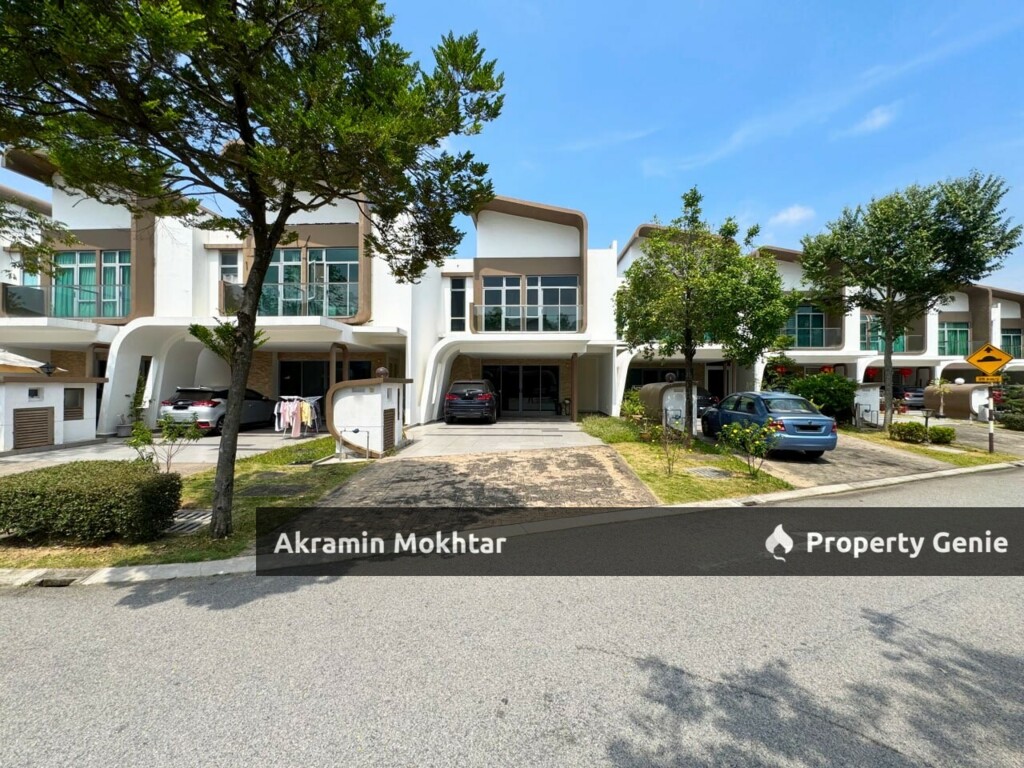 Freehold, Renovated & Partially Furnished | 2 Storey Link House @ Liu Li Garden, Setia Eco Glades, Cyberjaya